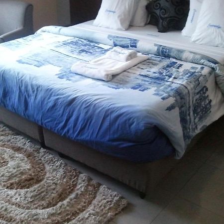 Crownedge Hotels Лагос Стая снимка